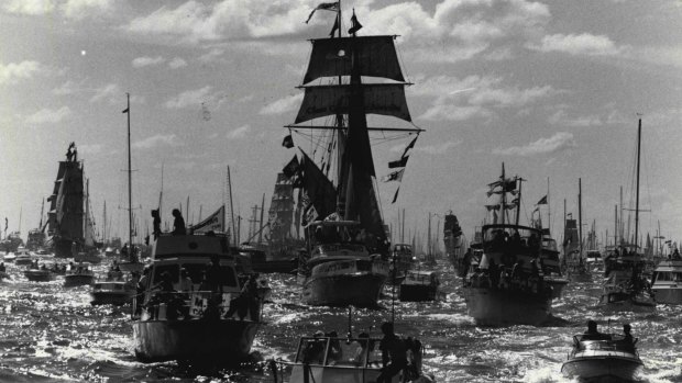 A re-enactment in 1988 of the arrival of the First Fleet. Australia is the only major country that celebrates as its National Day the day of the arrival of the colonising power.