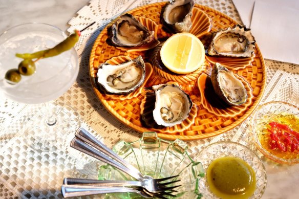 Don’t miss the oysters at Bar Lourinha.