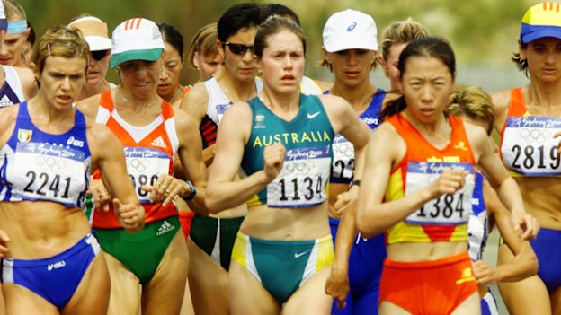 Jane Saville in action at the start of the women's 20km race at the Sydney Olympics.
