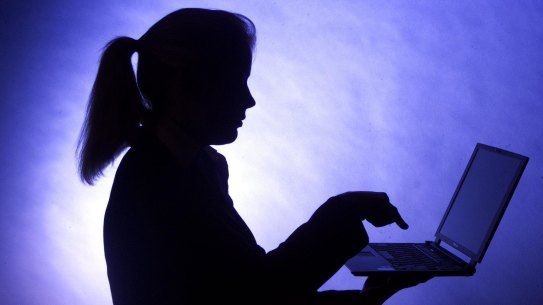 The federal governments wants to give greater protection to adults who experience online abuse.