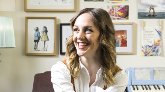 Gillian Cosgriff - actor, songwriter, musician, comedian, cabaret artist.