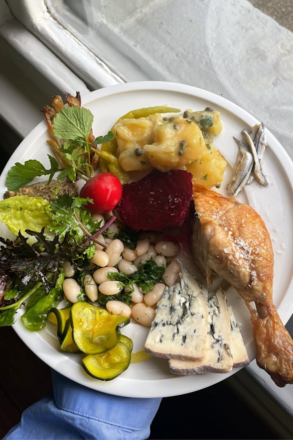 A pick ‘n’ mix plate of seasonal goodness at Sunhands.