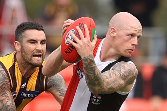 Dash and carry: St Kilda's Zak Jones.