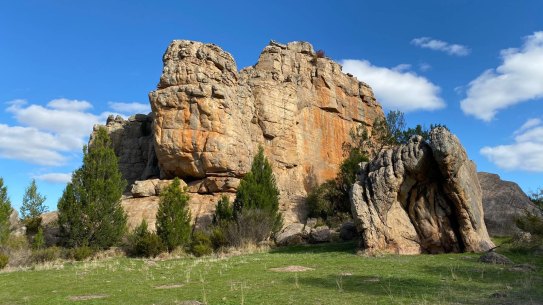 The site in the Mount Arapiles-Tooan State Park contains more than 50 rock art motifs at a rock shelter called Dyurrite 1.