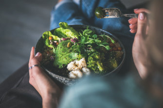 It’s important to include fibre-and protein-rich meals.