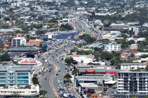 Traffic on Gympie Road could increase from 80,000 vehicles per day to 110,000 each day, prompting calls for a tunnel from Kedron to Carseldine.