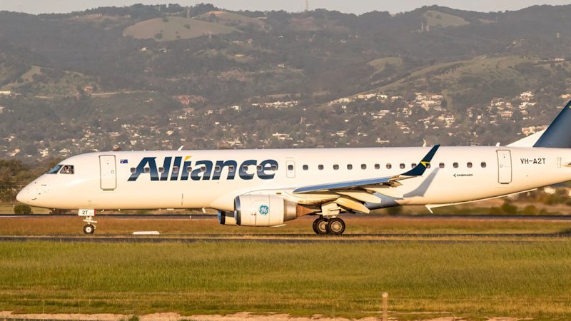 Autopilot steered Brisbane flight toward mountains after gear error