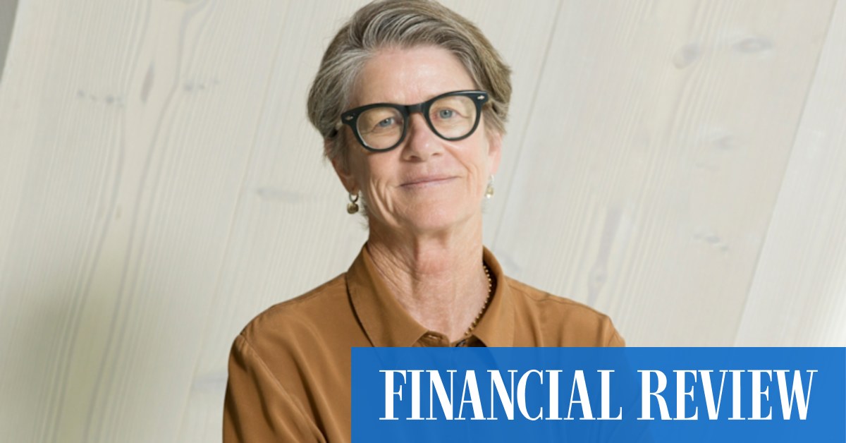 Top director accused of ignoring legal advice in airport spat