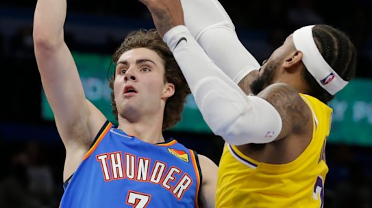 Josh Giddey in action against the Lakers.