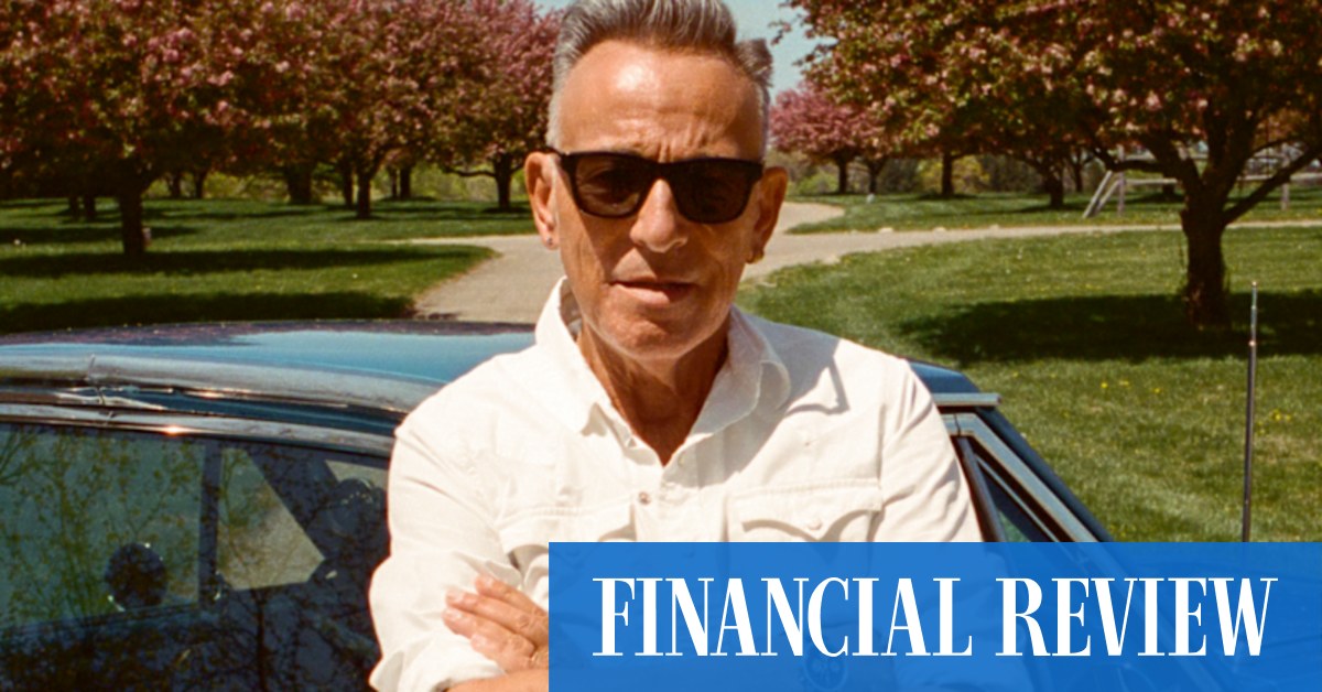 Decoding Celebrity Timepieces: A Guide to Identifying Luxury Watches by Tudor, Rolex, Louis Vuitton, Breitling, and IWC