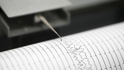 Strong quake strikes southern Peru