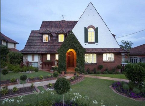 Linden Lea in Archer Street, Toowong, was built in 1938 in the English Tudor style.