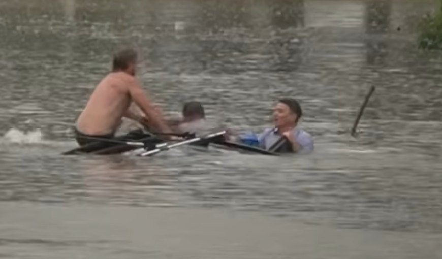 ABC reporter saves man from sinking car