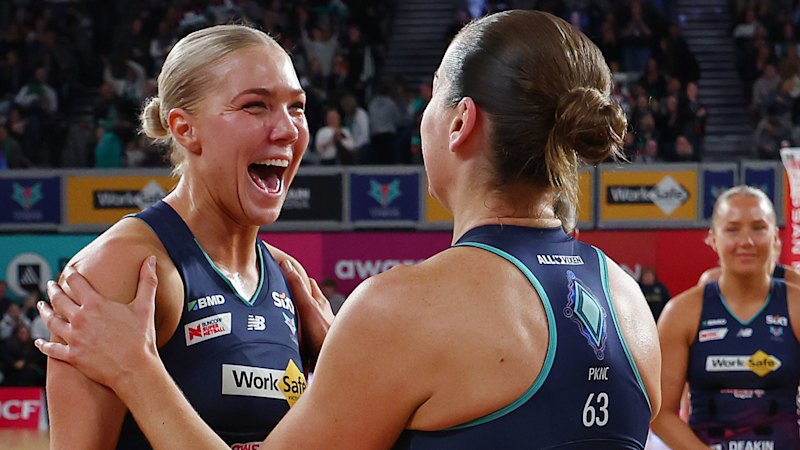 Vixens end their losing run to snare a Super Netball grand final berth