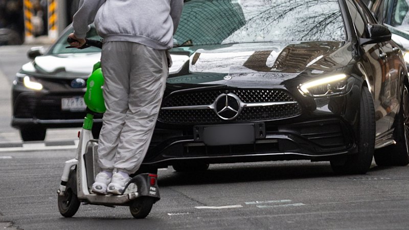 Queensland updates e-scooter laws after death of young teenager