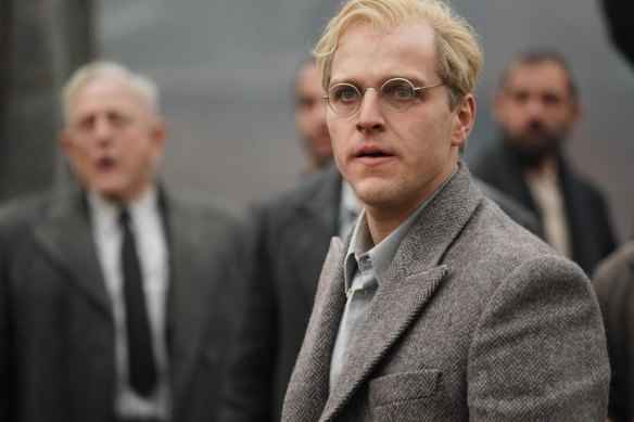 Jonas Dassler as Dietrich Bonhoeffer.