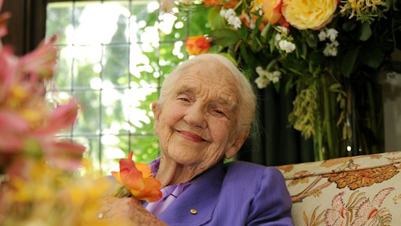 Then 99-year-old Dame Elisabeth Murdoch at Cruden Farm in 2008.