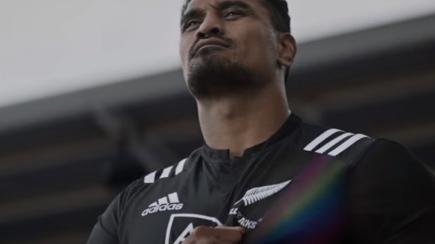 The 'United Black' jersey shows the colours of the rainbow when pulled.