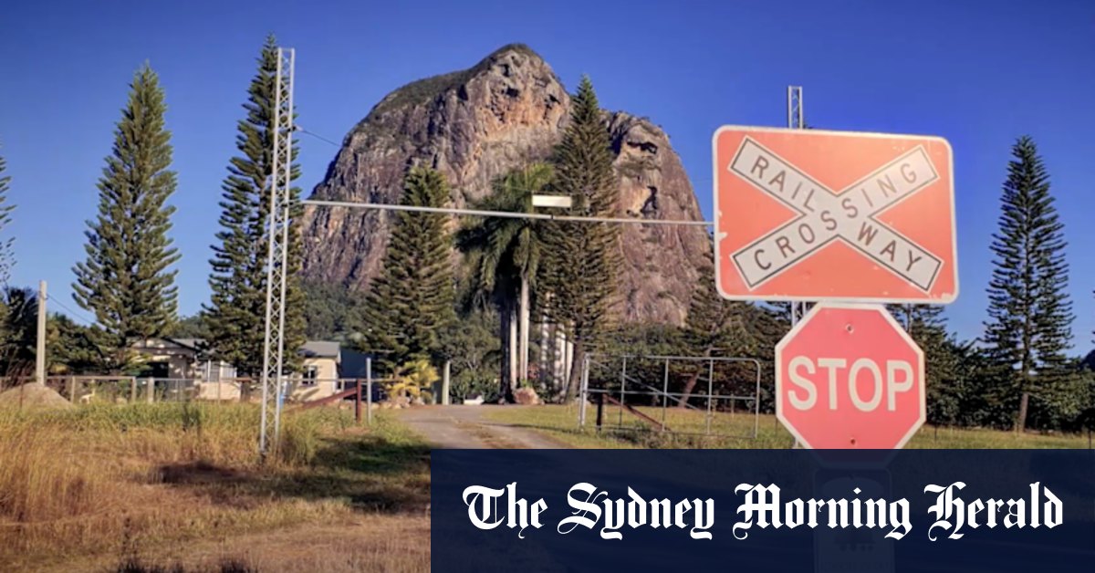 Brisbane to Maroochydore rail line prepares to leave the station - Vimarsana News