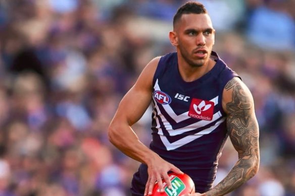 Harley Bennell has signed for another season at Fremantle.