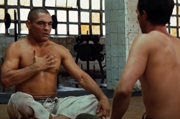 Rickson Gracie performs his breathing techniques with Ed Norton in The Incredible Hulk.