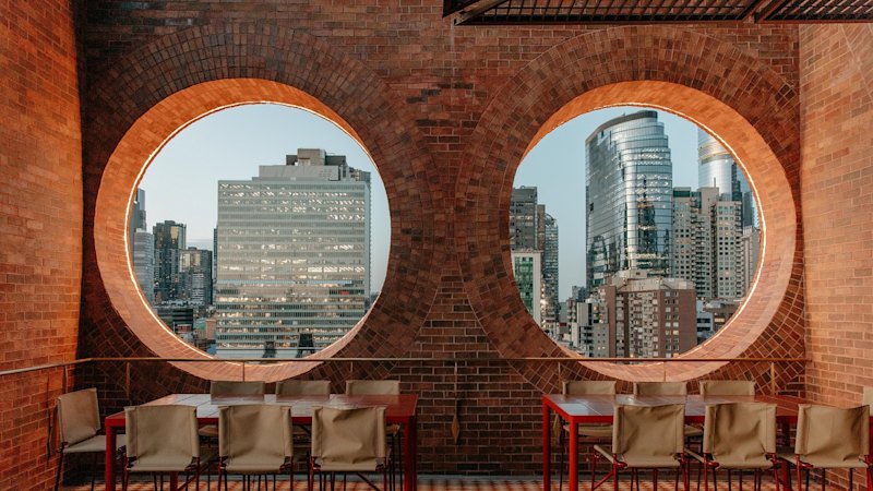 How to make the most of the interest rate cut? Get a room