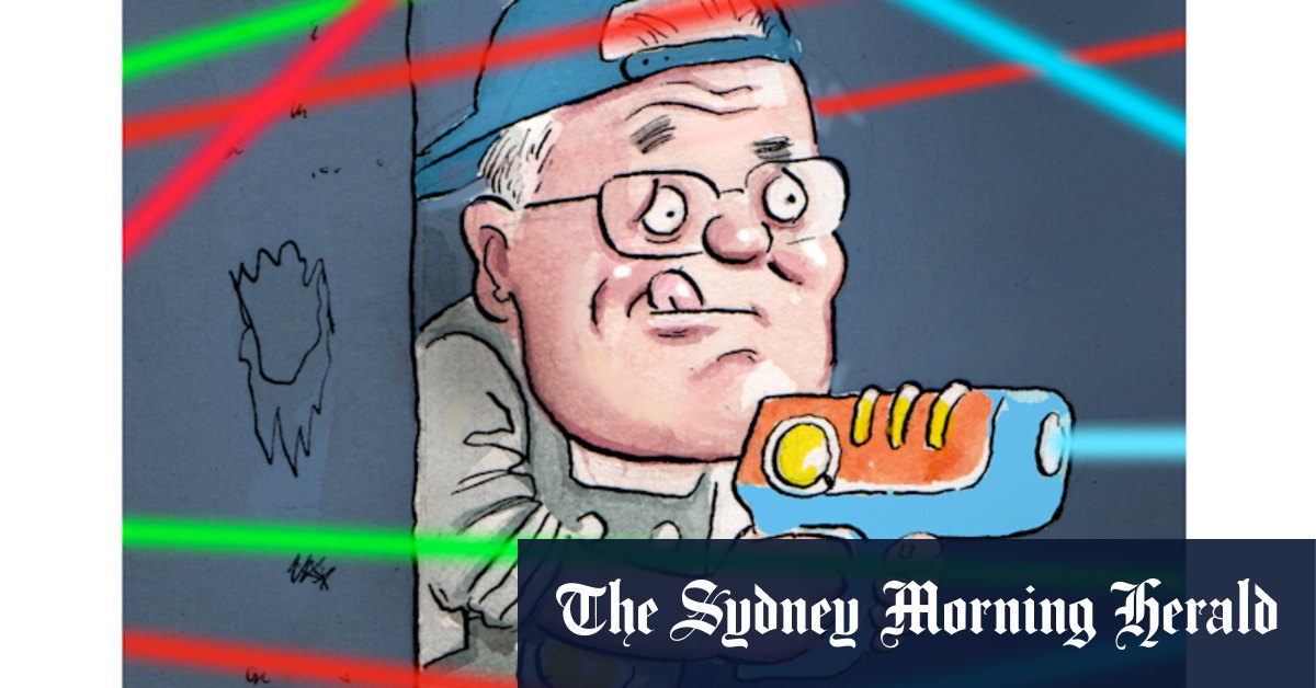 Strike!: ScoMo hosts bowling and laser tag for the press pack - Vimarsana News
