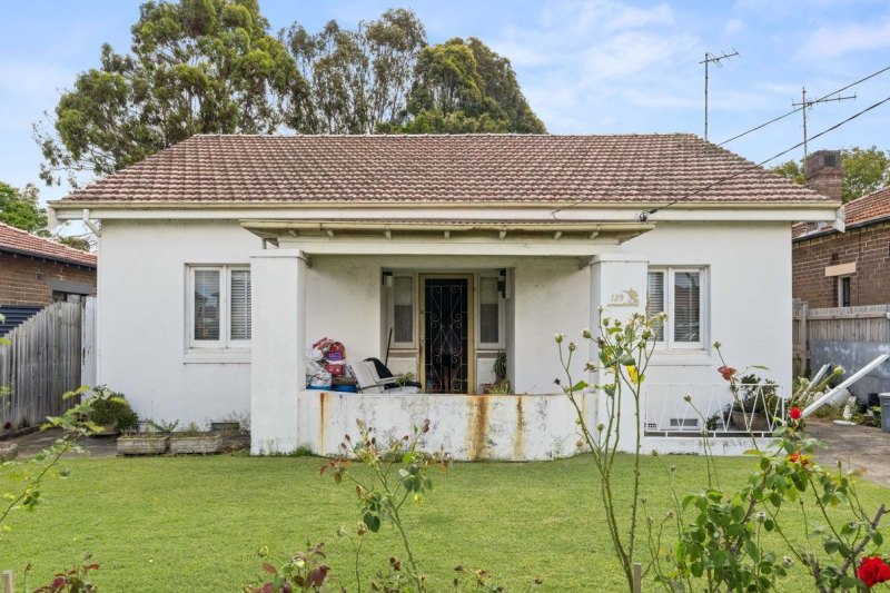 The lengths Sydney families are going to for a house with a backyard