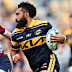 Fehi Fineanganofo of the Hurricanes breaks away for a try.