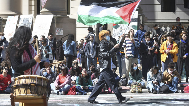 Mass arrests at university campuses as pro-Palestine protests escalate in US