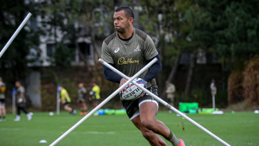 Beale in action at Wallabies training ahead of the team’s Test against Scotland. 