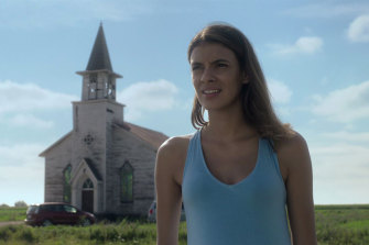 Laysla De Oliveira in Netflix's In The Tall Grass.