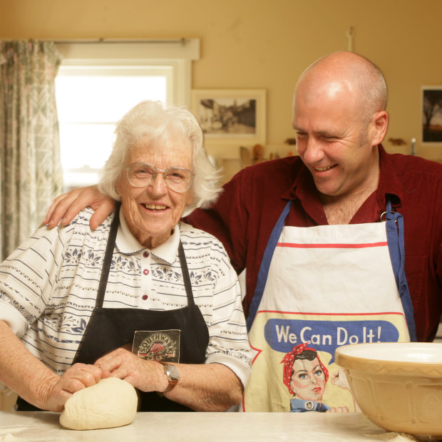 Richard Flanagan in the kitchen
with his mother, Helen, in 2005. Her hands “plied me with affection and food throughout my childhood”.