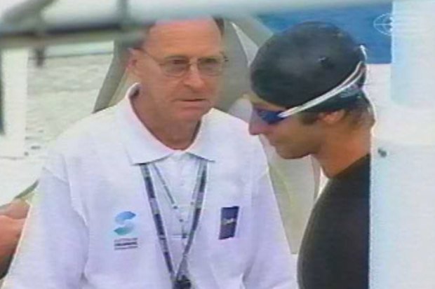 John Keppie informs Ian Thorpe that he is disqualified.