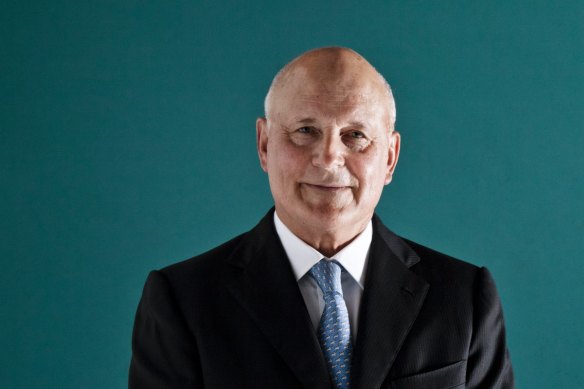 Geoffrey Cousins, businessman and former adviser to John Howard, says it’s hypocritical for men to stay members of the all-male Australian Club, if it’s at odds with their professional commitments to promote gender equality. 