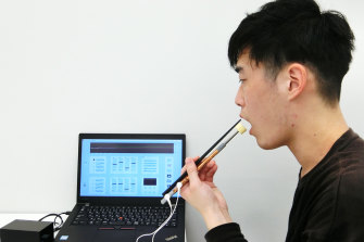 Scientists at Meiji University have teamed up with Kirin Holdings Company to develop electric chopsticks.