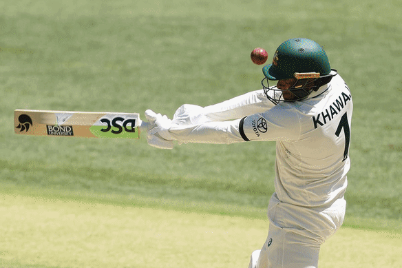 The bouncy deck at Perth Stadium made life uncomfortable for batsmen from both teams in the first Test between Australia and Pakistan, but the conditions certainly favoured the home team.