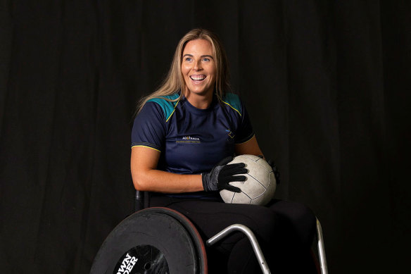 Laura Reynell is faced with the prospect of having her foot amputated, after an incident involving a machine gun while on duty.