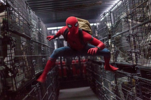 Tom Holland regresa como Spider-Man.
