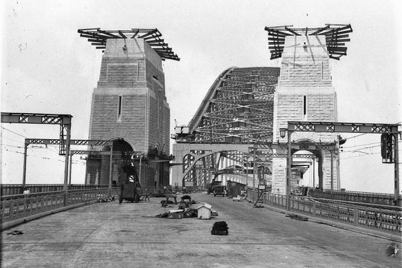 The Sydney Harbour Bridge with tracks on the eastern side later removed.