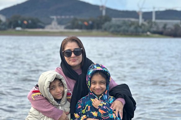 Nellab era uma das cerca de 270 juízas no Afeganistão antes da tomada do poder pelos talibãs. 