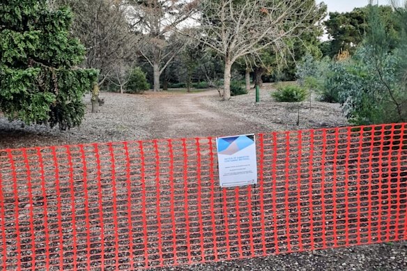 Hobsons Bay Council has fenced off part of Newport Lakes Reserve after asbestos was found in the park for the second time in less than 18 months. 