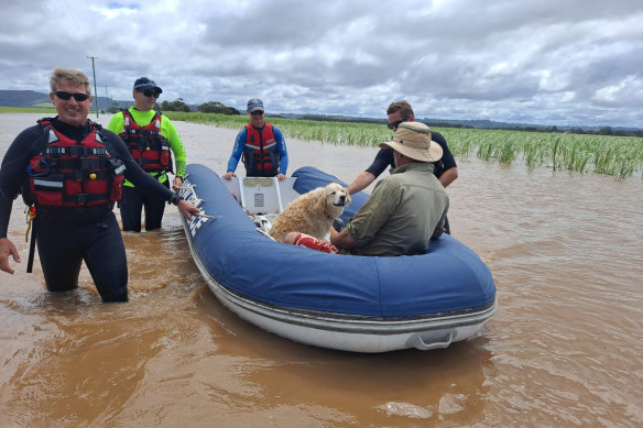 Nobody was left behind as Victoria Police members took part in the massive NSW flood rescue effort. 