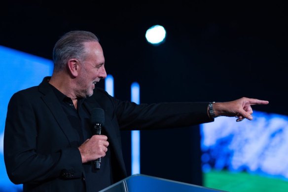 Hillsong founder Brian Houston has resigned from his role as pastor after an internal investigation found his conduct was innapopriate. 
