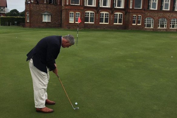 Andrew Thomson putts with his father’s putter at Royal Lytham.