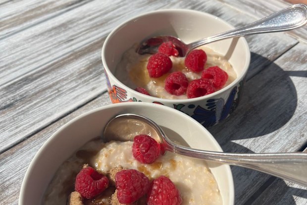 Porridge made by members of the Pearly Spurtle organising committee