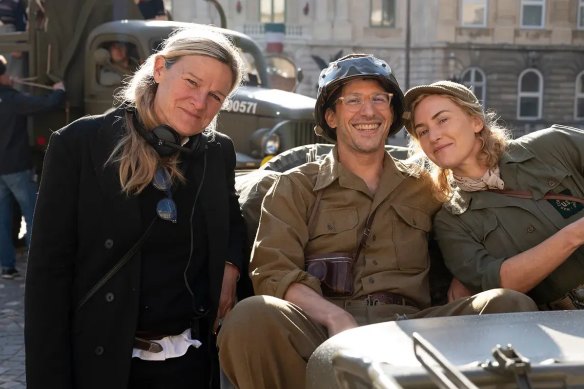 Kate Winslet (right), as Lee Miller, on the set of Lee with director Ellen Kraus and co-star Adam Samberg.