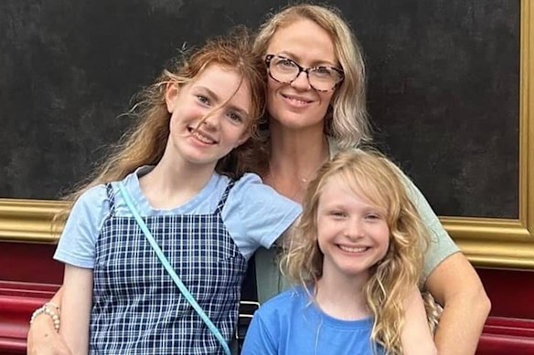 Lauren Munro and her daughters, Hayley and Emma.