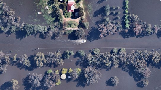 Nearmap images of flooding in Forbes. 