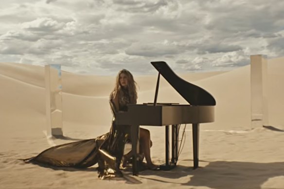 Delta Goodrem performing Eclipse.